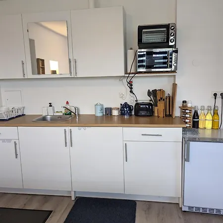 Apartment Lovely With Free Parking On Premisis