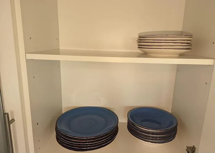 Comfortable Worker - Free Parking