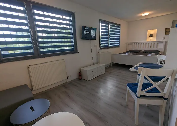 Comfortable Worker - Free Parking